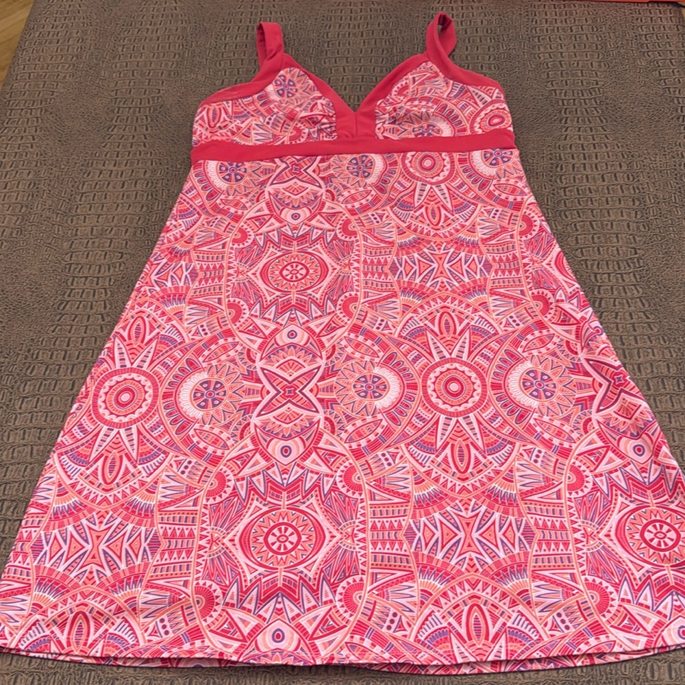 Tehama Athletic Knit coral and pink Dress size medium